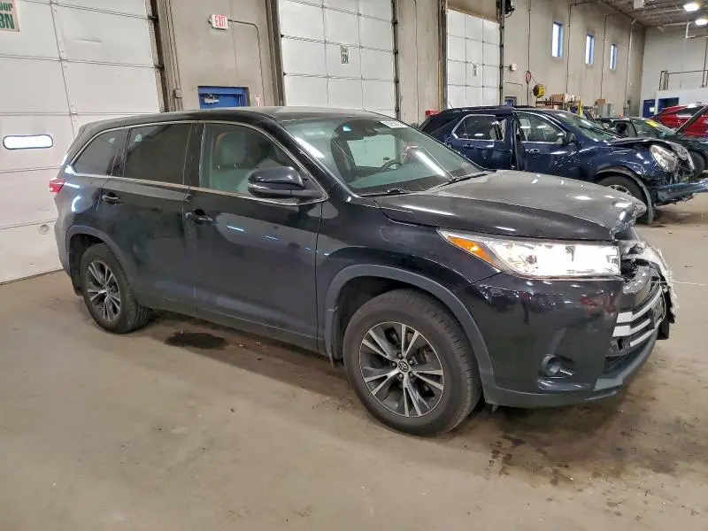 2017 TOYOTA HIGHLANDER LE  