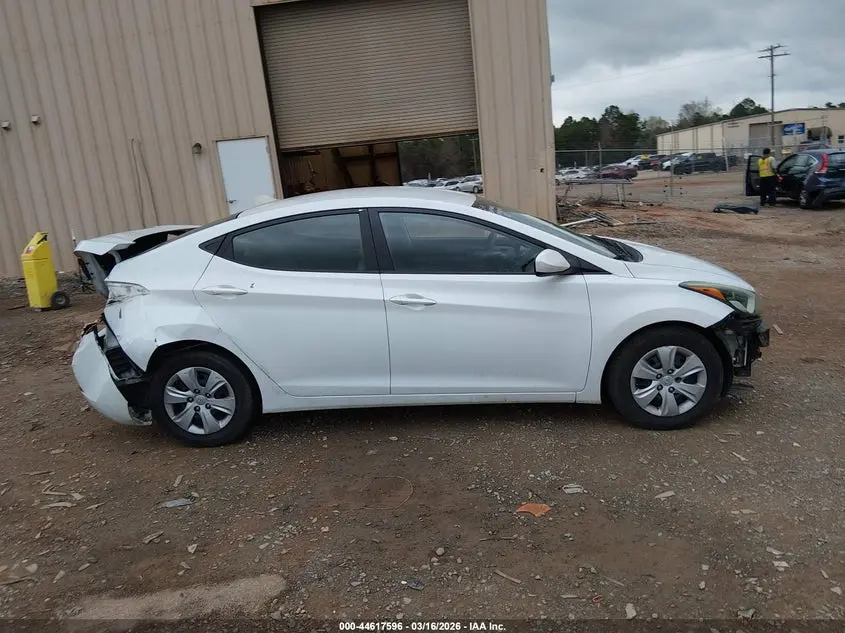 2016 HYUNDAI ELANTRA SE