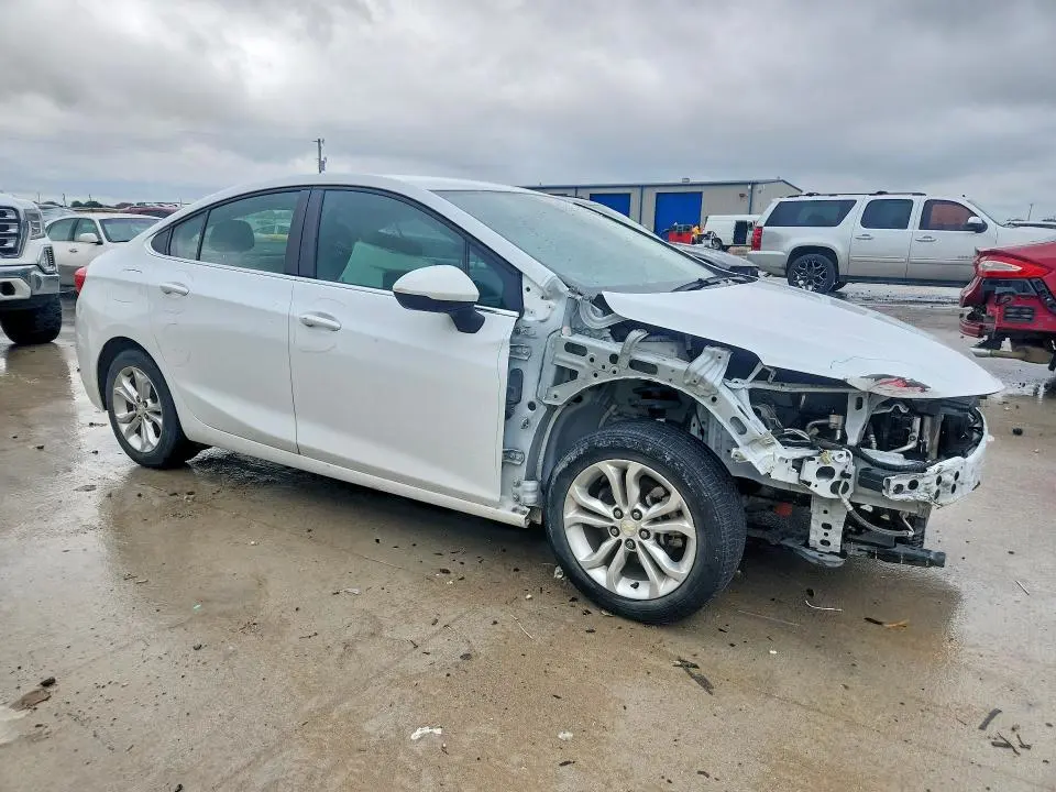 2019 CHEVROLET CRUZE LT  