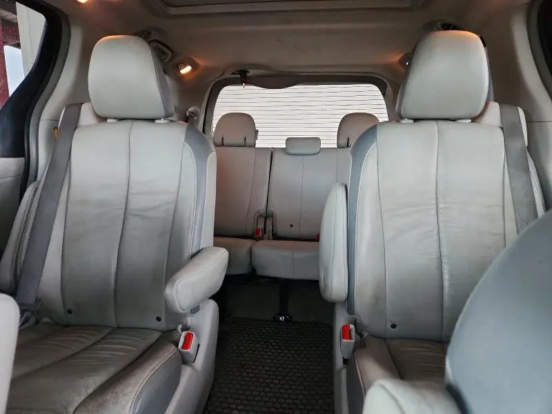 2012 TOYOTA SIENNA LIMITED 7-PASSENGER  