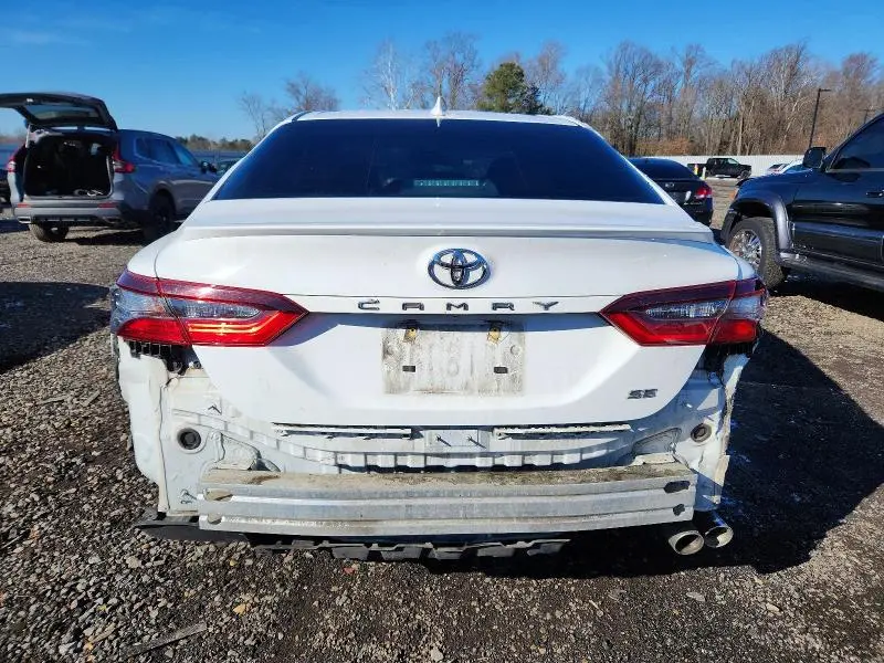 2022 TOYOTA CAMRY SE  