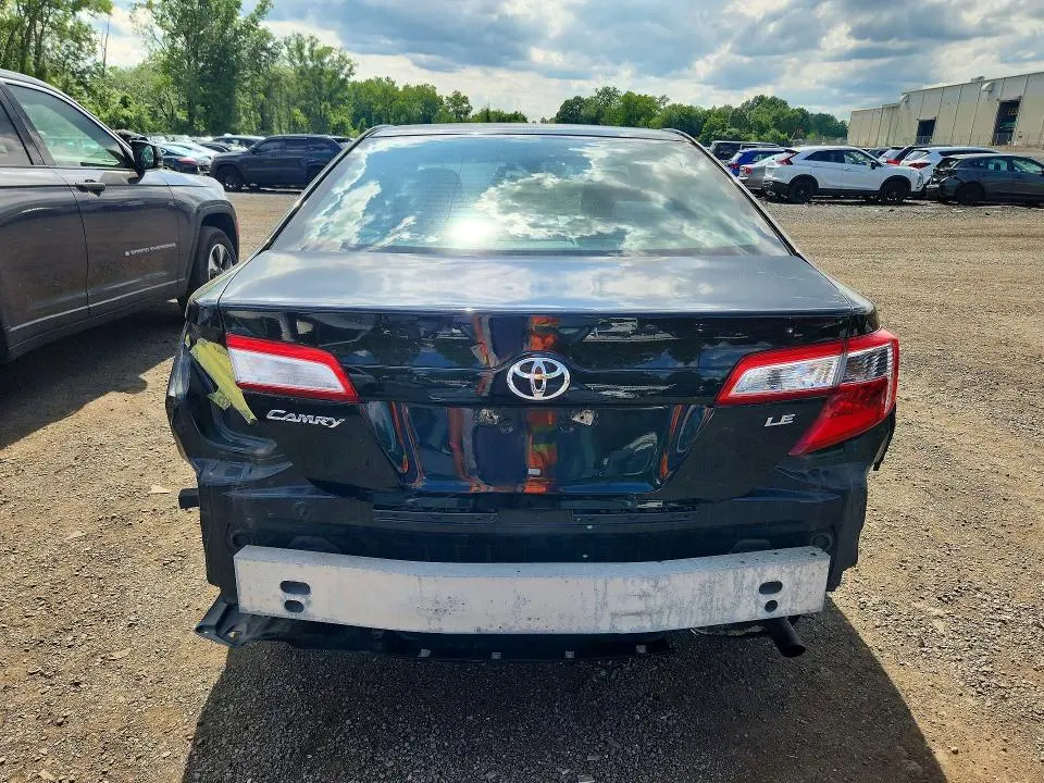 2013 TOYOTA CAMRY LE  