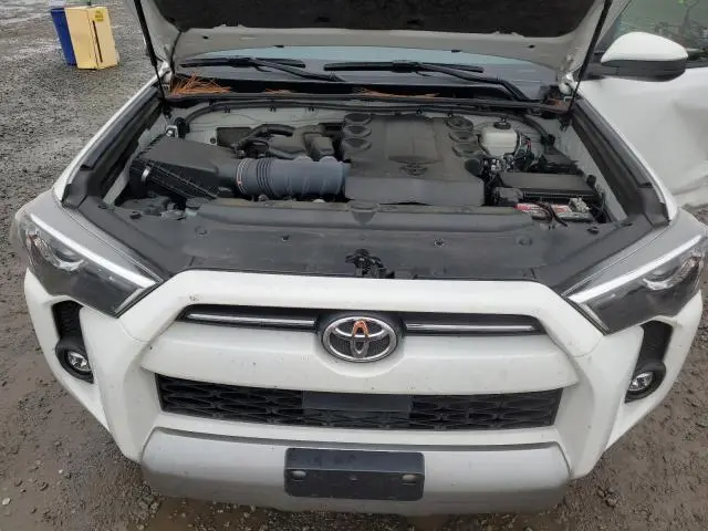 2023 TOYOTA 4RUNNER SE  