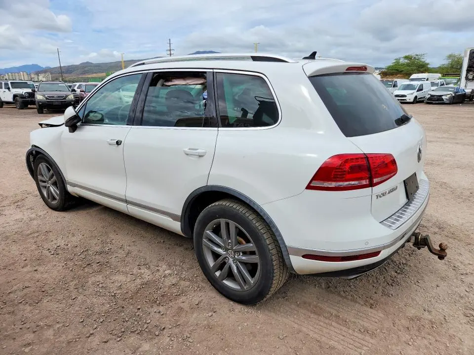 2015 VOLKSWAGEN TOUAREG V6  
