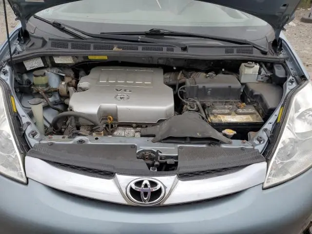 2010 TOYOTA SIENNA XLE  