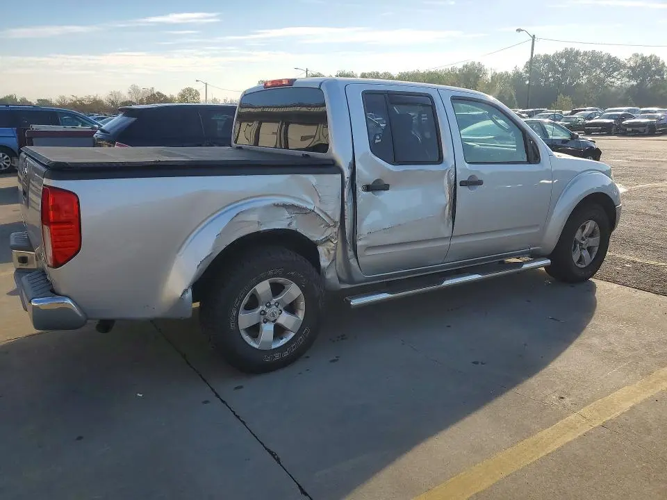 2010 NISSAN FRONTIER SE V6  