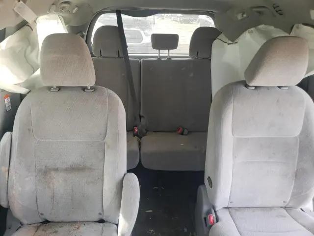 2015 TOYOTA SIENNA LE