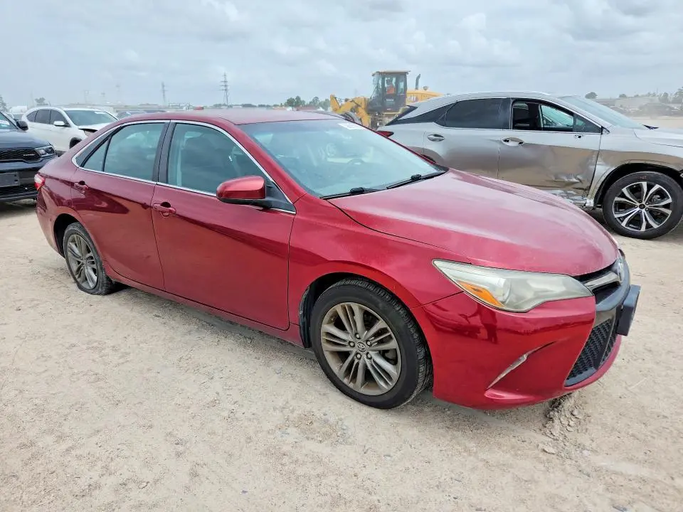 2015 TOYOTA CAMRY SE  