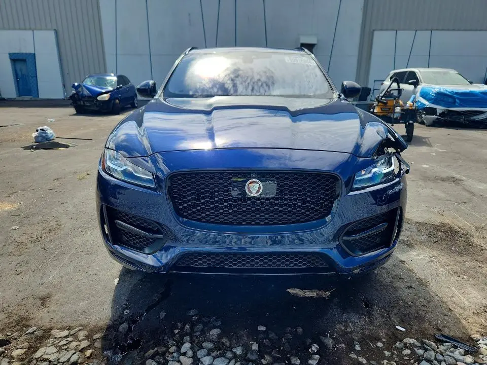 2017 JAGUAR F-PACE R - SPORT  