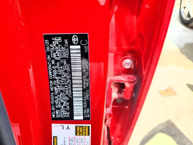 2023 TOYOTA PRIUS XLE  