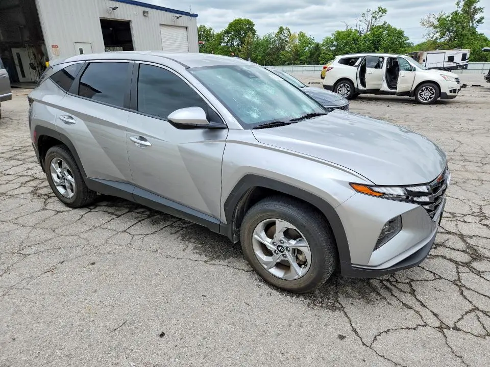 2024 HYUNDAI TUCSON SE  