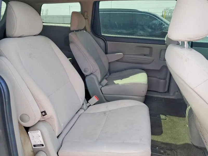 2018 KIA SEDONA L  