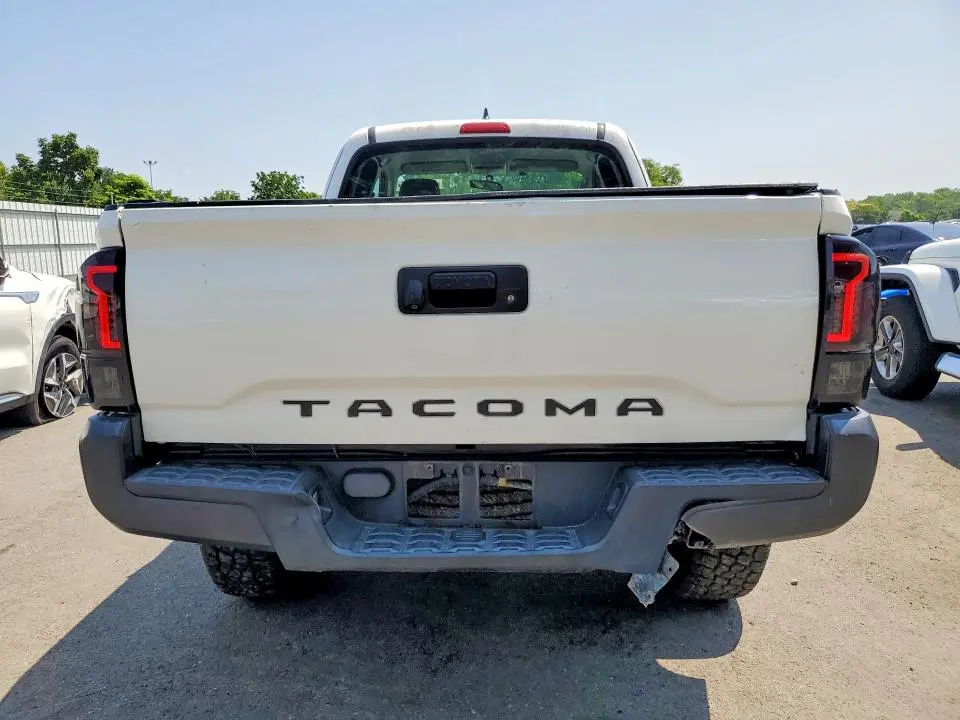 2016 TOYOTA TACOMA SR  