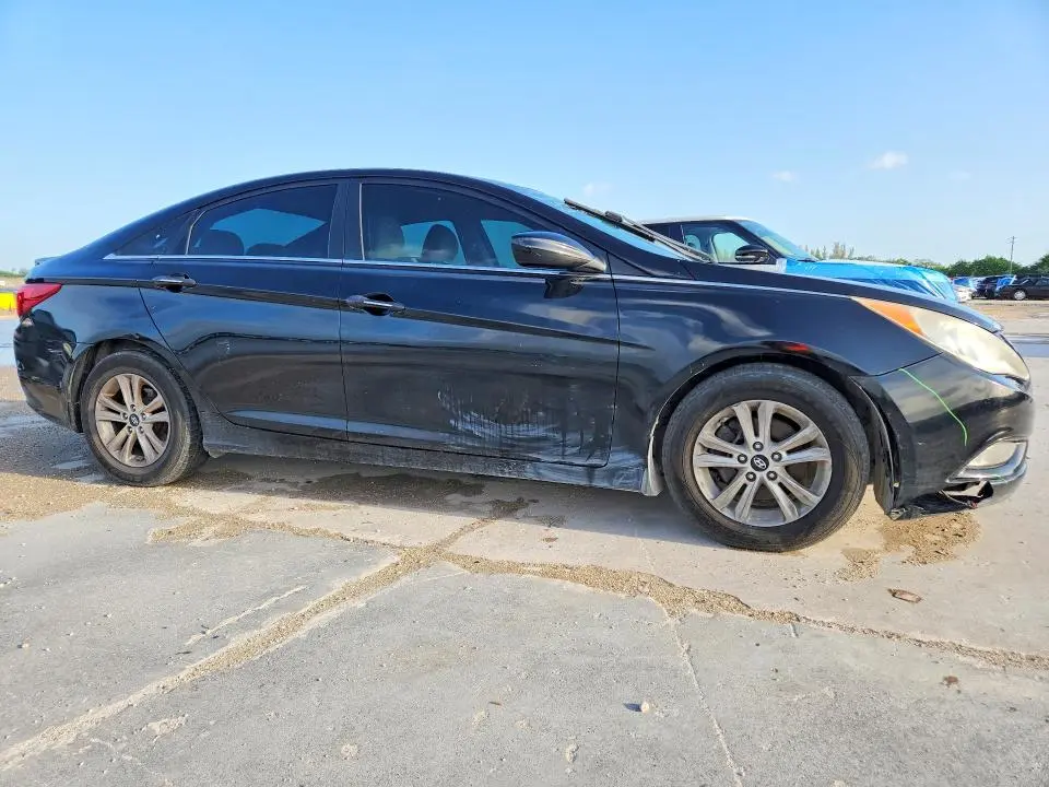2013 HYUNDAI SONATA GLS  