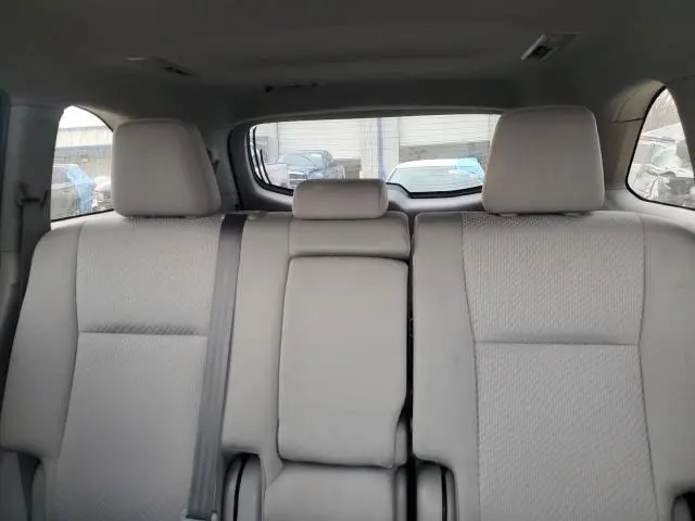 2019 TOYOTA HIGHLANDER LE  