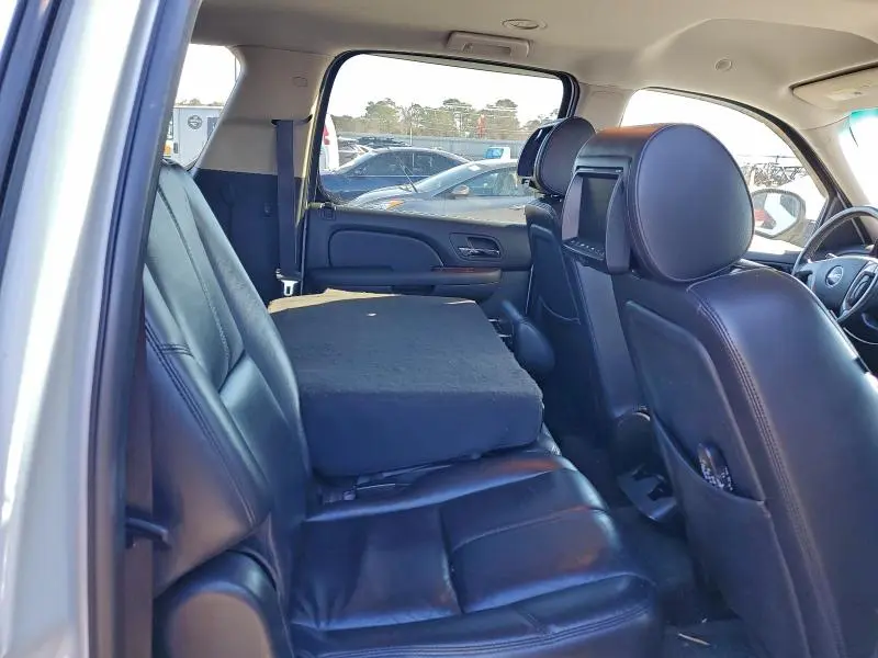 2010 GMC YUKON XL K1500 SLT  