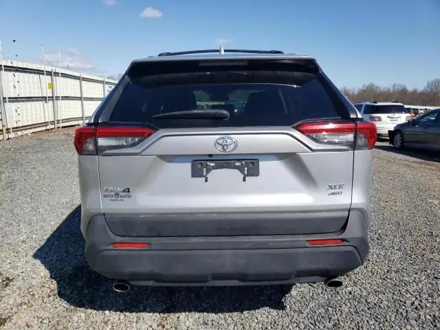 2020 TOYOTA RAV4 XLE