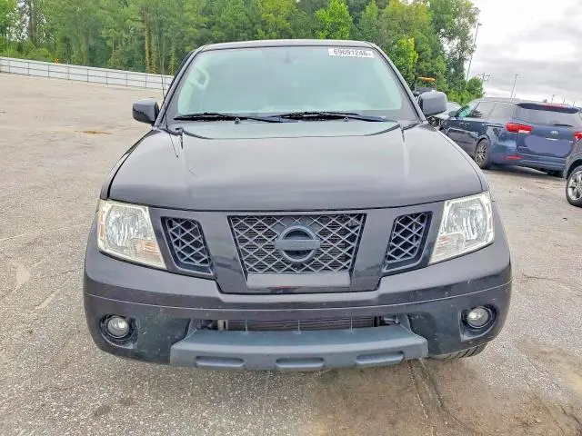 2021 NISSAN FRONTIER SV  