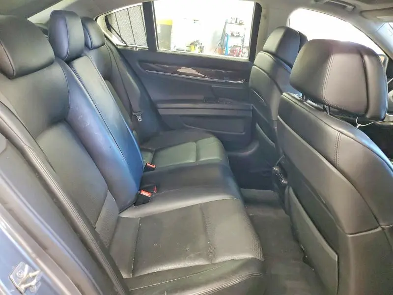 2012 BMW 750 XI  