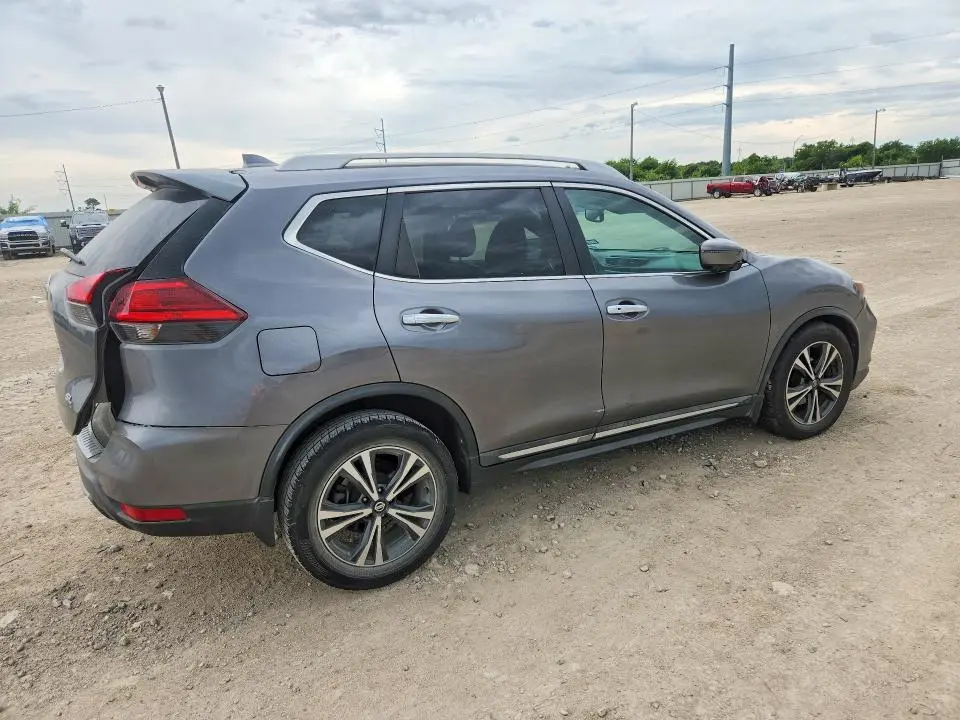2017 NISSAN ROGUE SL  