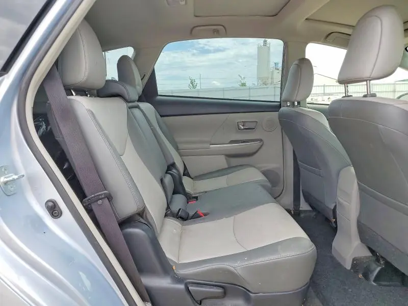 2016 TOYOTA PRIUS V FIVE  