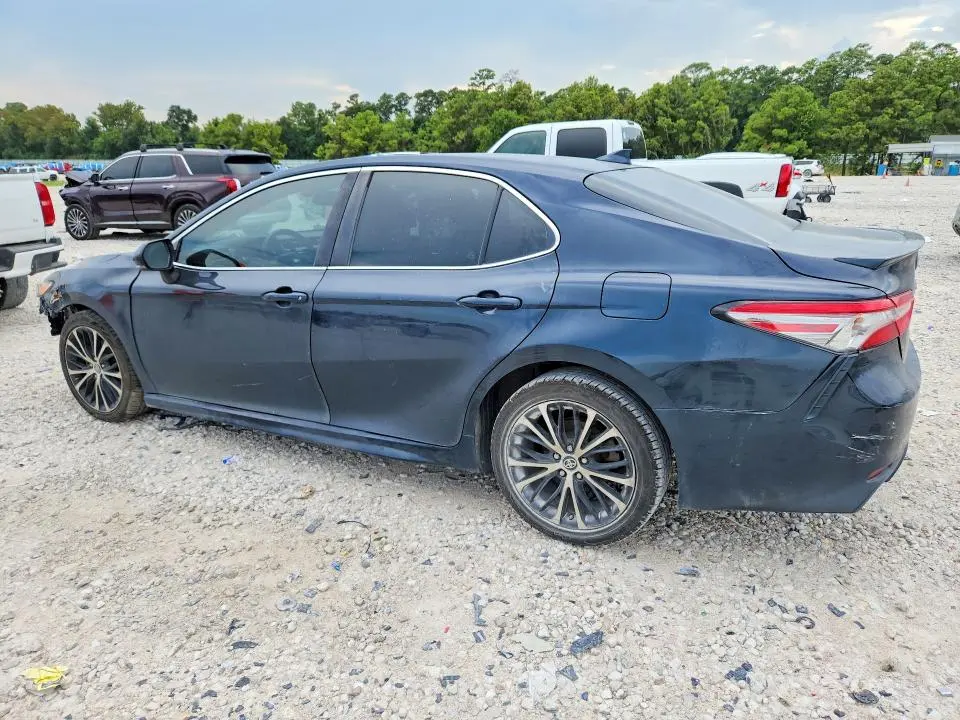 2019 TOYOTA CAMRY SE  