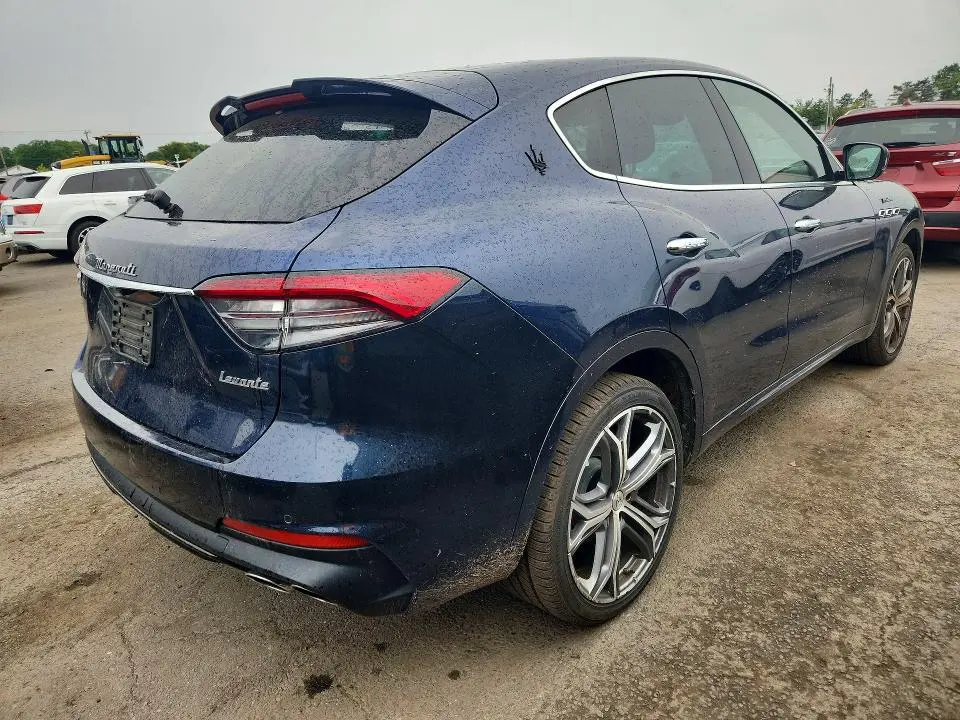 2023 MASERATI LEVANTE MODENA  