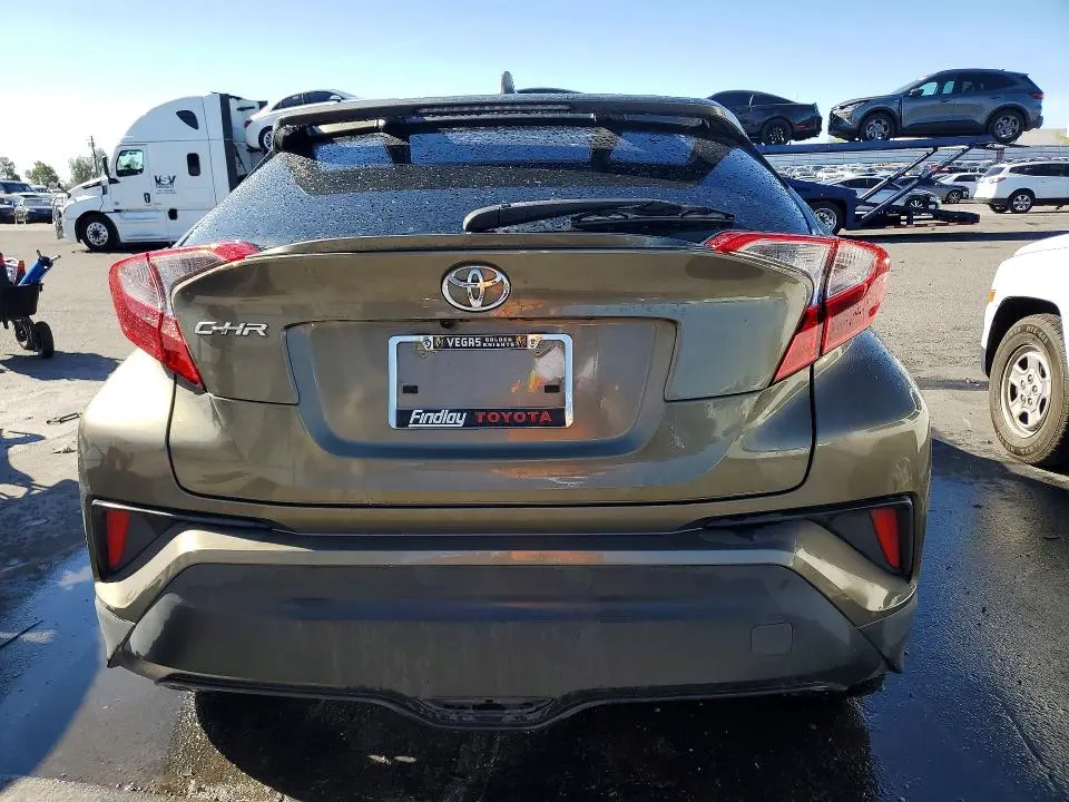 2021 TOYOTA C-HR LE  