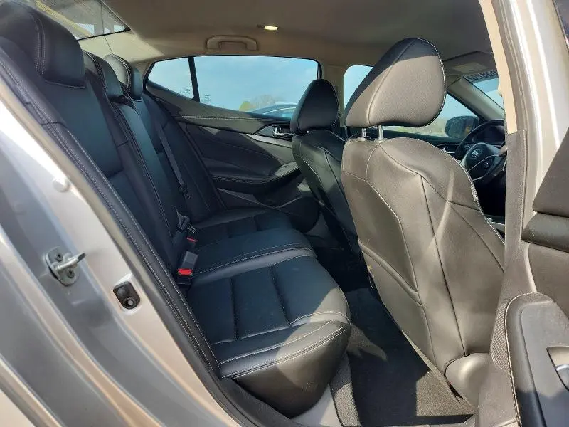 2021 NISSAN MAXIMA SV  