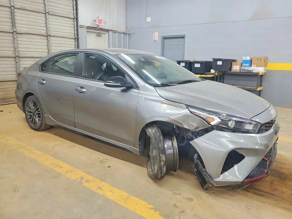 2022 KIA FORTE GT LINE  