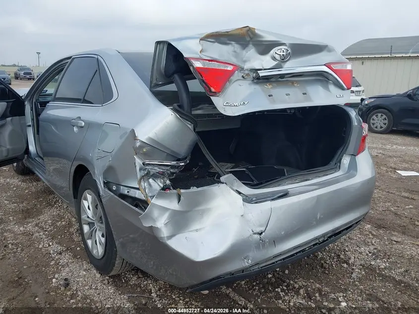 2015 TOYOTA CAMRY LE