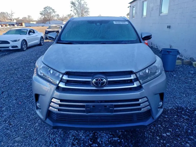 2017 TOYOTA HIGHLANDER LIMITED  