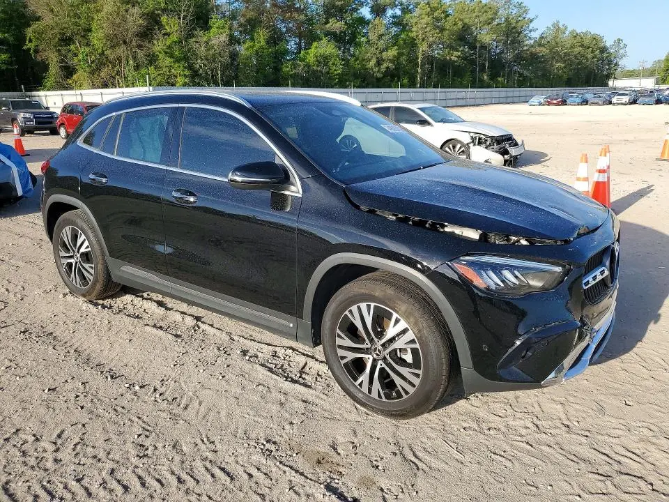 2025 MERCEDES-BENZ GLA 250  