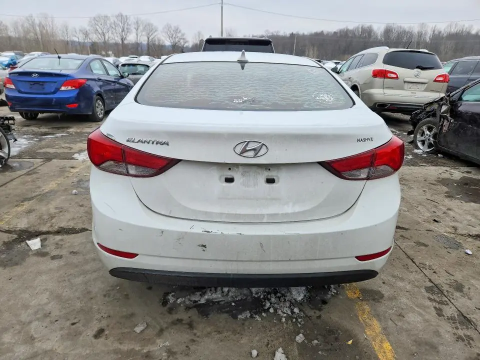 2015 HYUNDAI ELANTRA SE  