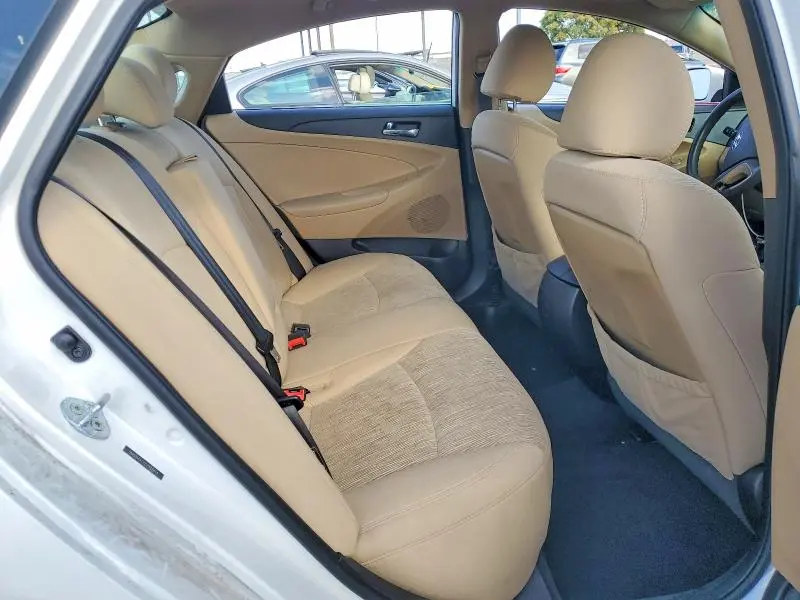 2012 HYUNDAI SONATA GLS  