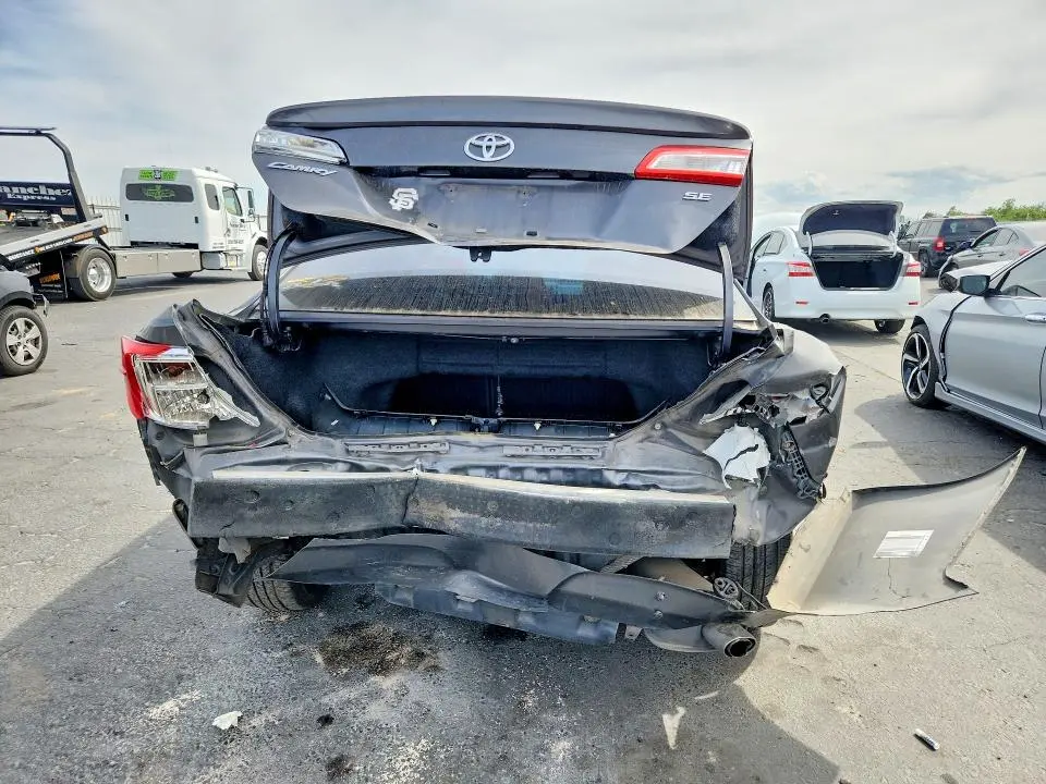 2012 TOYOTA CAMRY SE  