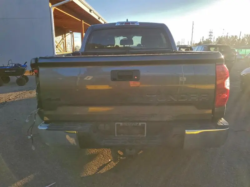 2020 TOYOTA TUNDRA CREWMAX SR5  