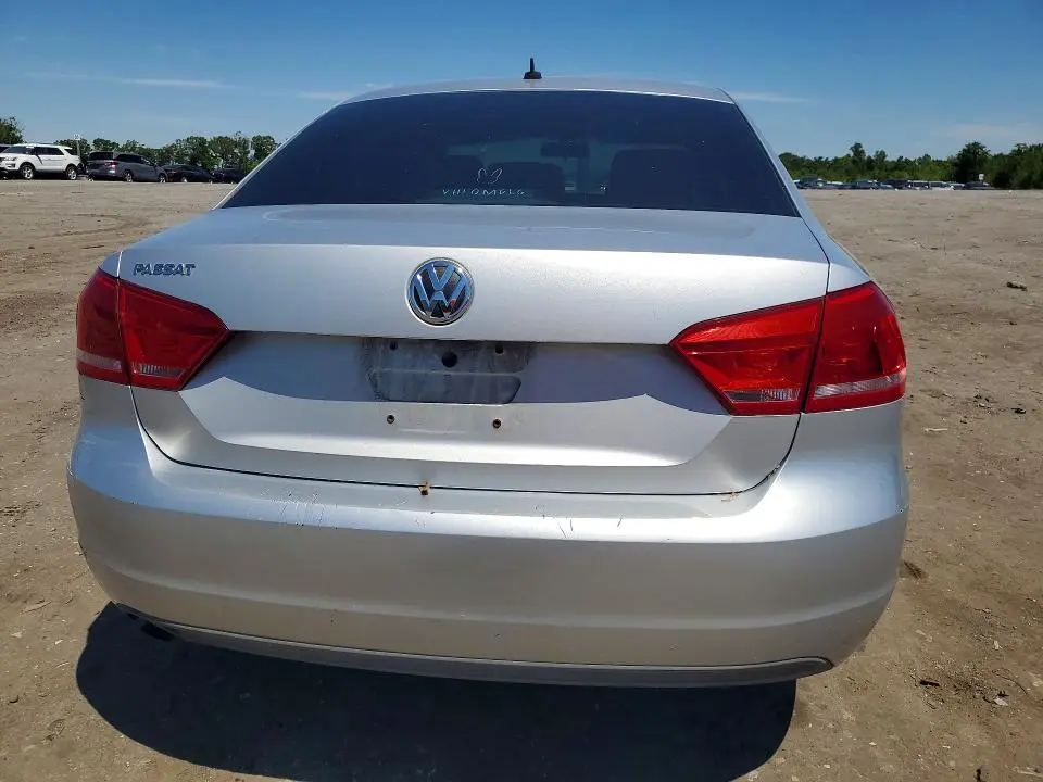 2012 VOLKSWAGEN PASSAT S  