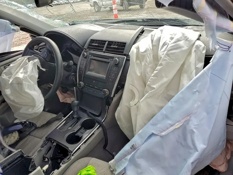 2015 TOYOTA CAMRY LE  