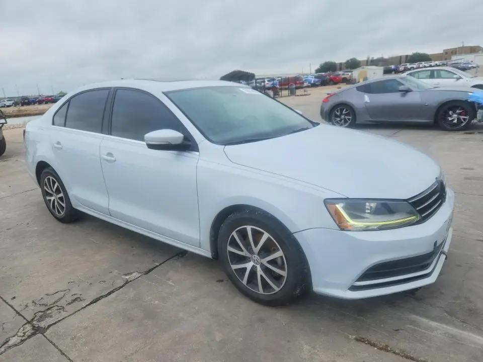 2017 VOLKSWAGEN JETTA SE  