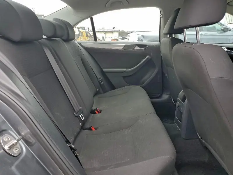 2016 VOLKSWAGEN JETTA SE  