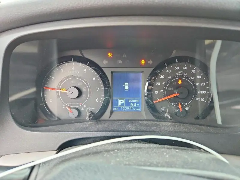 2017 TOYOTA SIENNA LE  