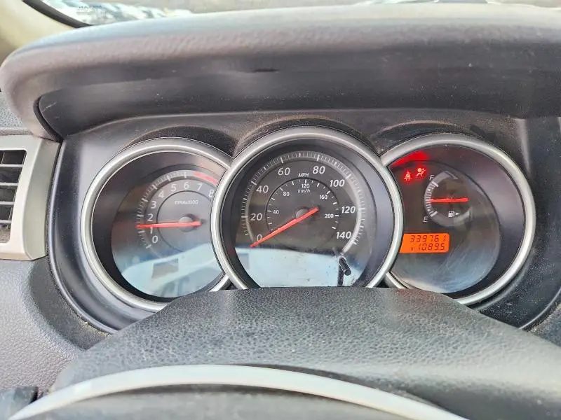 2011 NISSAN VERSA 1.8 S  