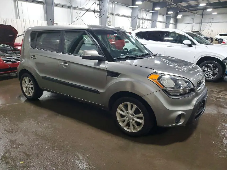 2013 KIA SOUL +  