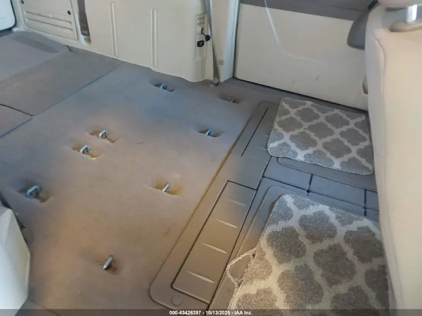 2010 CHRYSLER TOWN & COUNTRY TOURING