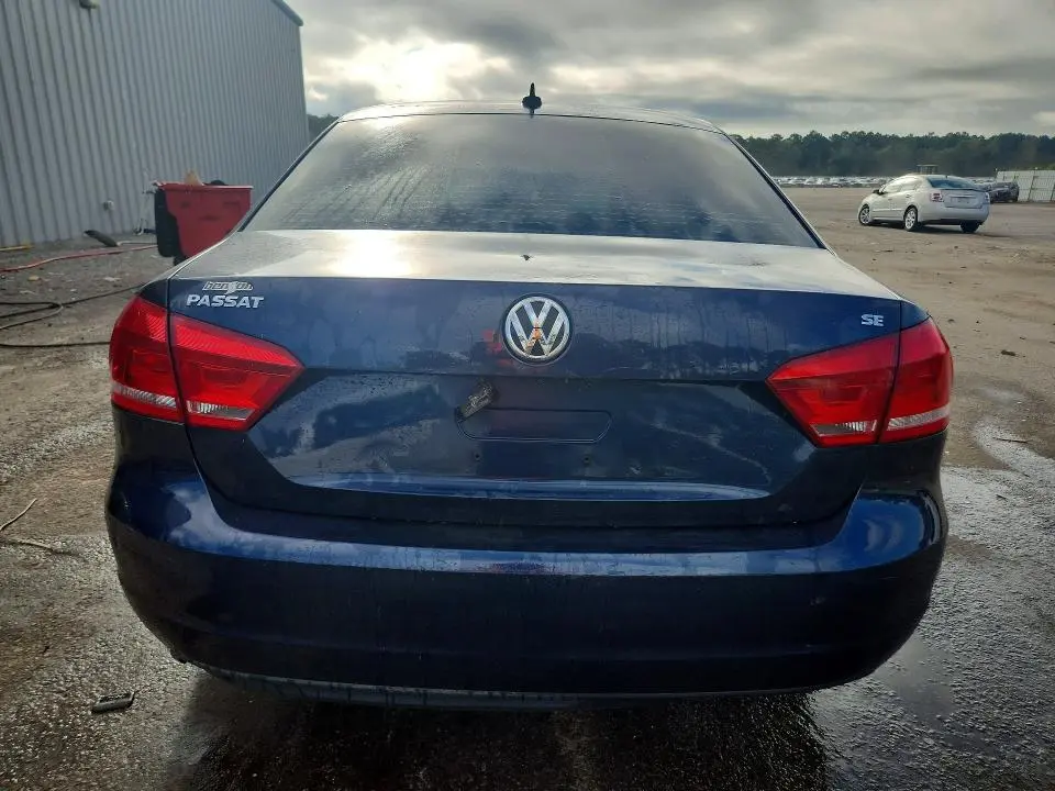 2013 VOLKSWAGEN PASSAT SE  