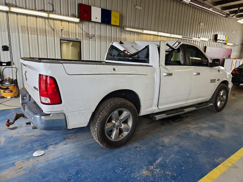 2015 RAM 1500 SLT  