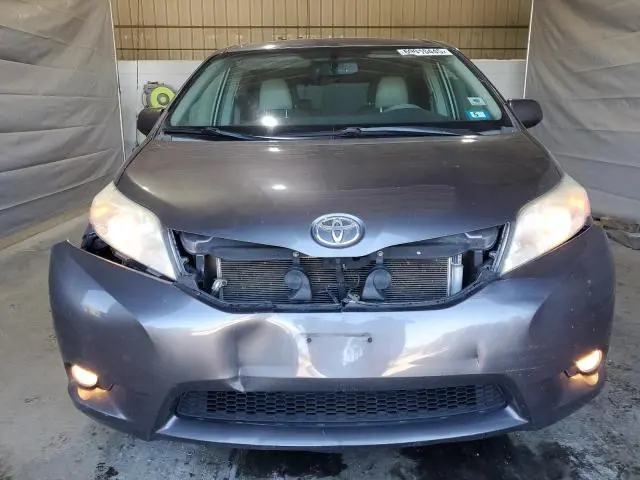 2012 TOYOTA SIENNA XLE  
