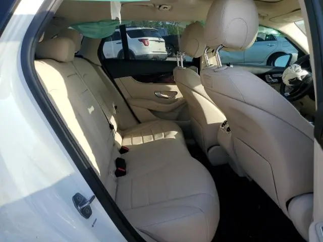 2019 MERCEDES-BENZ GLC 300  