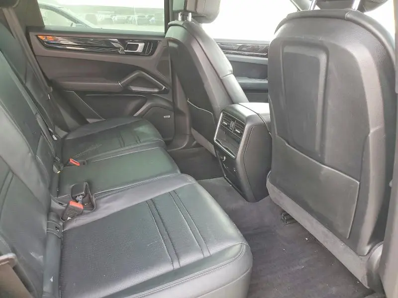 2019 PORSCHE CAYENNE   